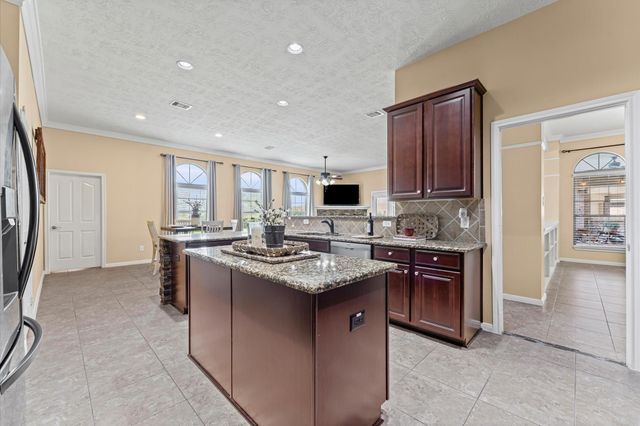 6806 Amistad Court, Manvel, TX 77578