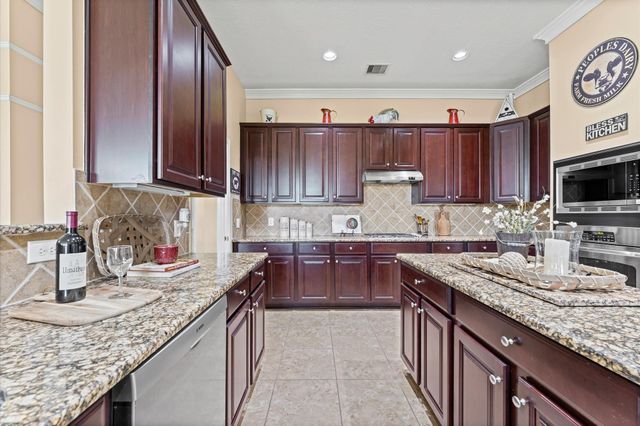 6806 Amistad Court, Manvel, TX 77578