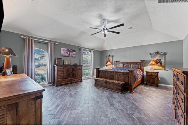 6806 Amistad Court, Manvel, TX 77578