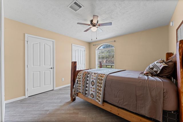 6806 Amistad Court, Manvel, TX 77578