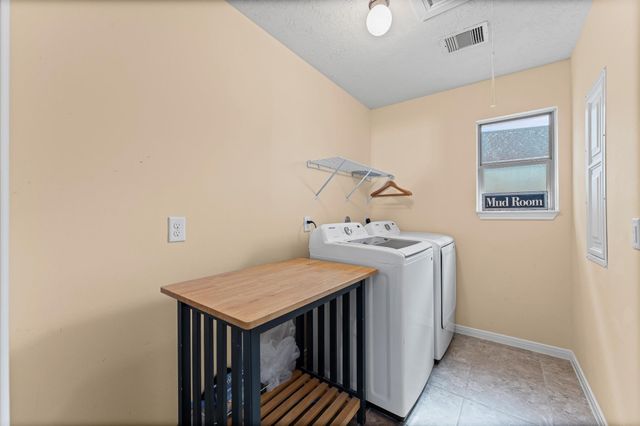 6806 Amistad Court, Manvel, TX 77578