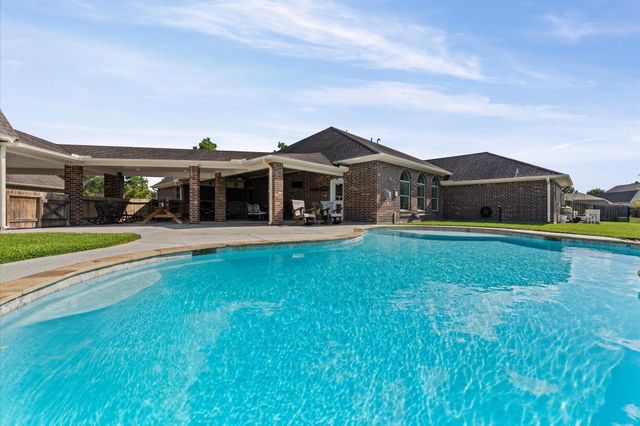 6806 Amistad Court, Manvel, TX 77578