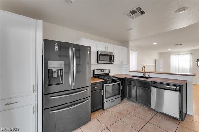 1072 Sky Rock Court, Henderson, NV 89011