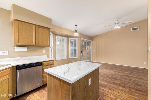 15221 N 87TH Drive, Peoria, AZ 85381