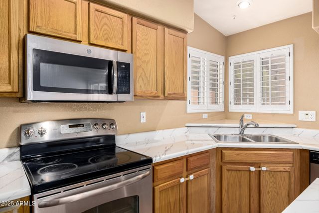 15221 N 87TH Drive, Peoria, AZ 85381