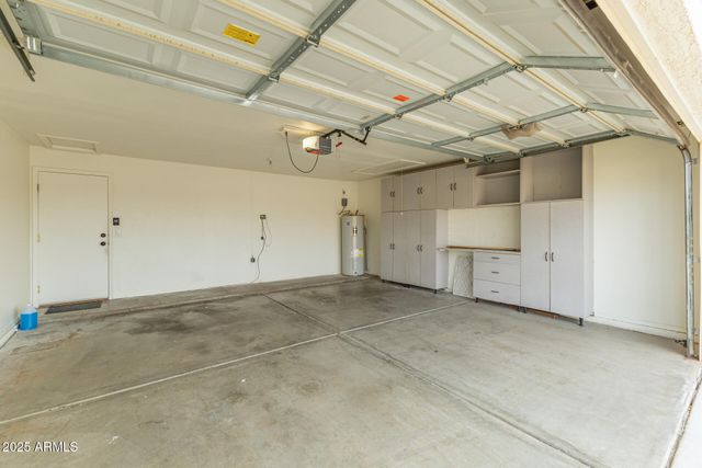 15221 N 87TH Drive, Peoria, AZ 85381