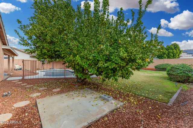15221 N 87TH Drive, Peoria, AZ 85381