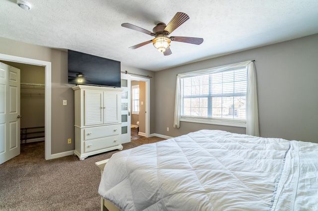 4347 E Fox Run Drive, Syracuse, IN 46567