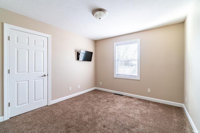 4347 E Fox Run Drive, Syracuse, IN 46567