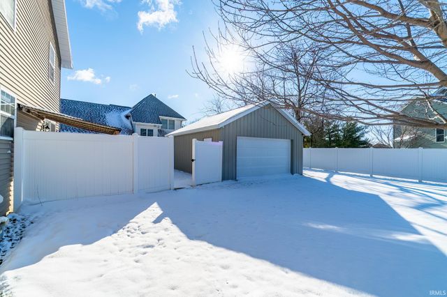 4347 E Fox Run Drive, Syracuse, IN 46567