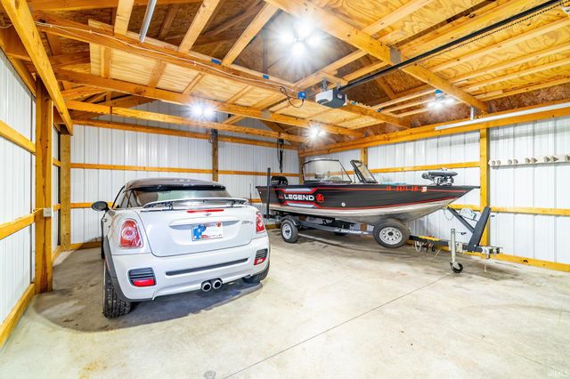 4347 E Fox Run Drive, Syracuse, IN 46567