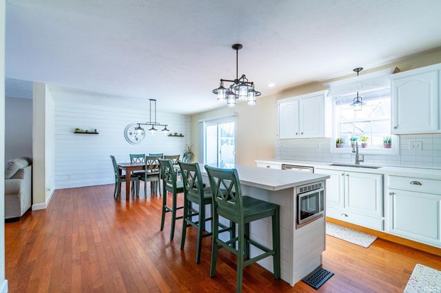 4347 E Fox Run Drive, Syracuse, IN 46567