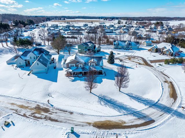 4347 E Fox Run Drive, Syracuse, IN 46567