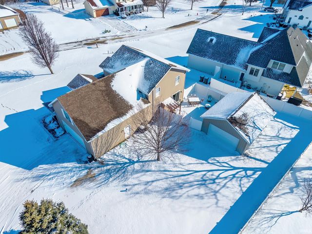 4347 E Fox Run Drive, Syracuse, IN 46567