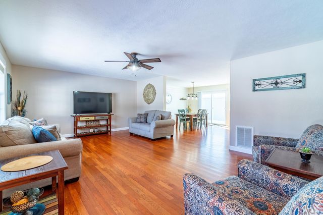 4347 E Fox Run Drive, Syracuse, IN 46567