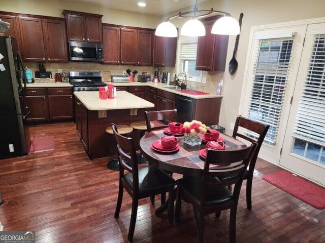 3864 Lake Sanctuary Way, Atlanta, GA 30349