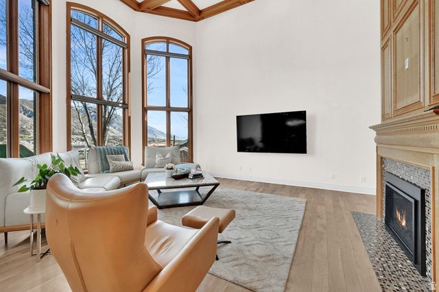 566 N BELLA VISTA DR, Orem, UT 84097