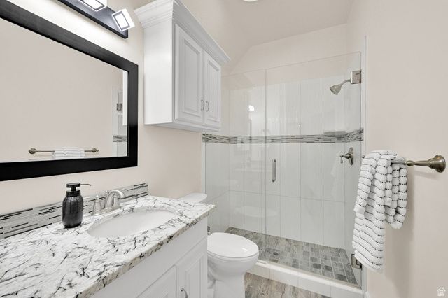 566 N BELLA VISTA DR, Orem, UT 84097