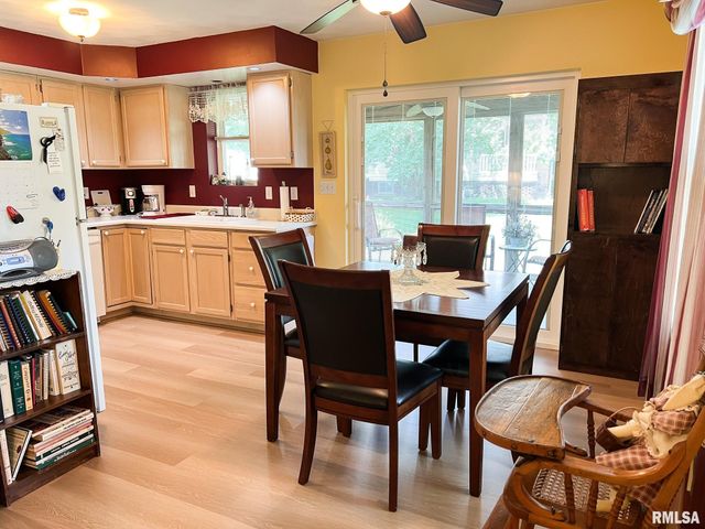 842 N MAIN Street, Washington, IL 61571