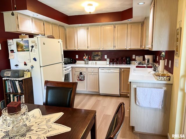 842 N MAIN Street, Washington, IL 61571