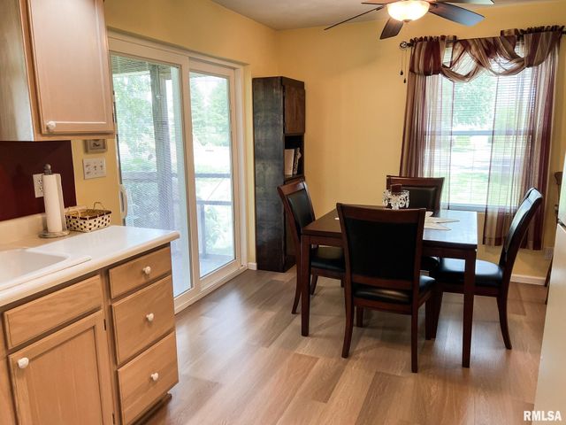 842 N MAIN Street, Washington, IL 61571