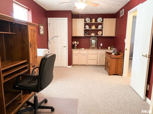 842 N MAIN Street, Washington, IL 61571