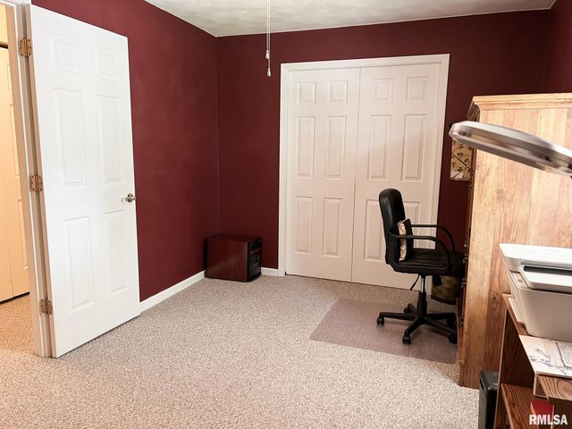 842 N MAIN Street, Washington, IL 61571
