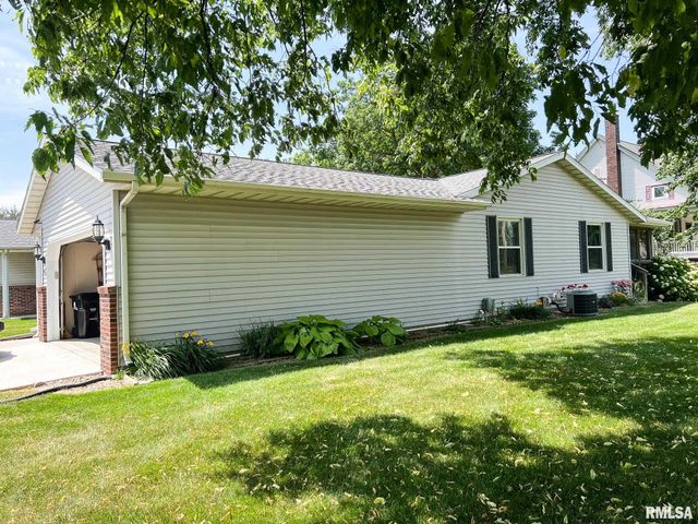 842 N MAIN Street, Washington, IL 61571