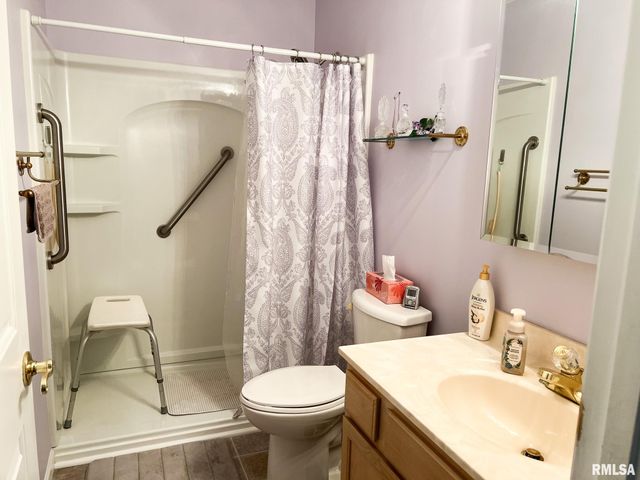 842 N MAIN Street, Washington, IL 61571