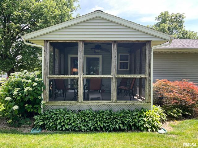 842 N MAIN Street, Washington, IL 61571