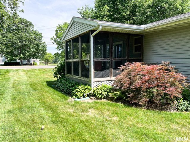 842 N MAIN Street, Washington, IL 61571