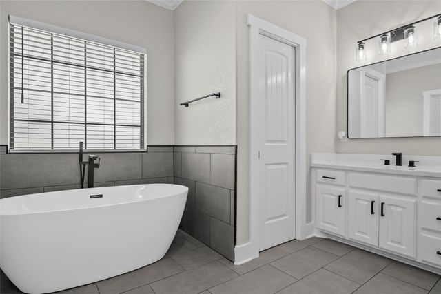 404 Casa del Rancho Road, Lorena, TX 76655