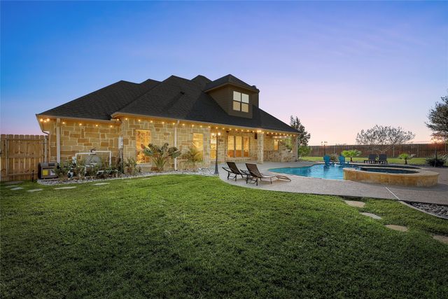 404 Casa del Rancho Road, Lorena, TX 76655