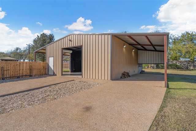 404 Casa del Rancho Road, Lorena, TX 76655