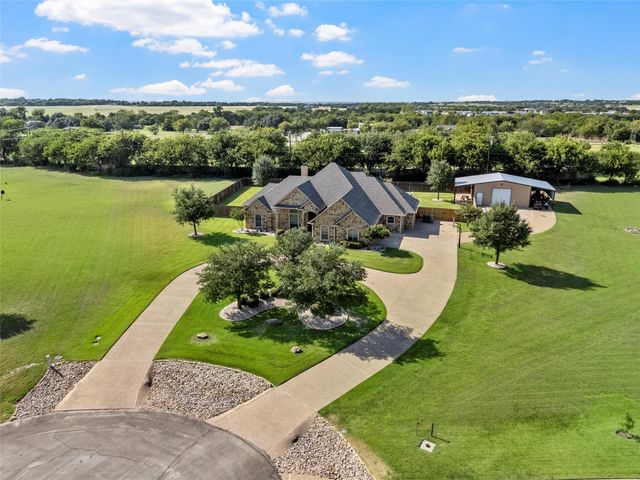 404 Casa del Rancho Road, Lorena, TX 76655