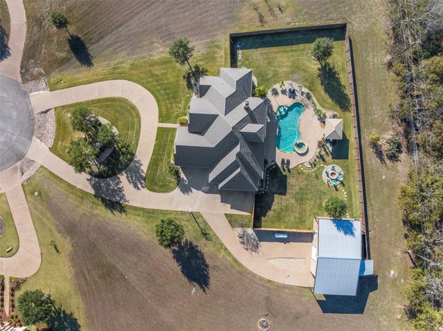 404 Casa del Rancho Road, Lorena, TX 76655