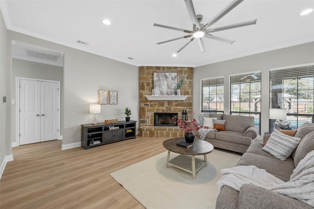 404 Casa del Rancho Road, Lorena, TX 76655