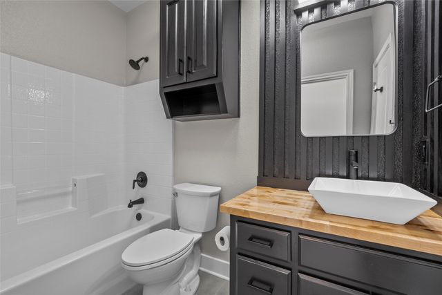 404 Casa del Rancho Road, Lorena, TX 76655