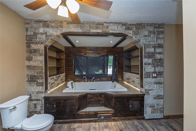 7190 N Geyers Chapel Road, Smithville, OH 44677