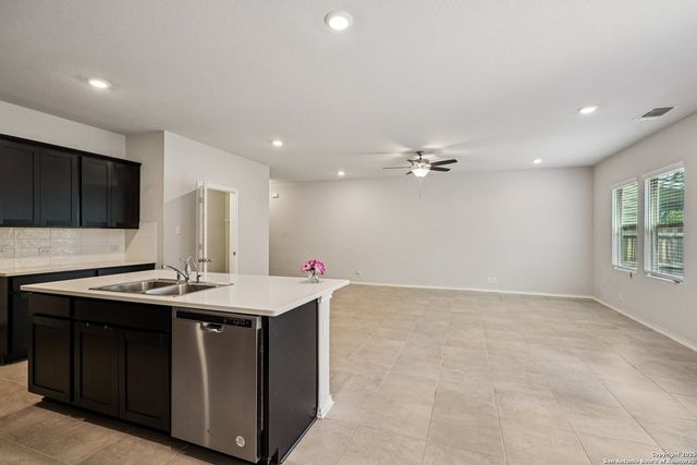 6806 Prue Rd Unit 27, San Antonio, TX 78240