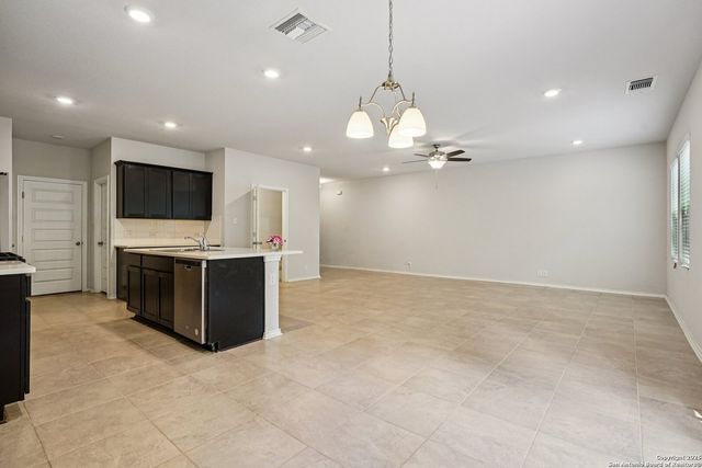 6806 Prue Rd Unit 27, San Antonio, TX 78240