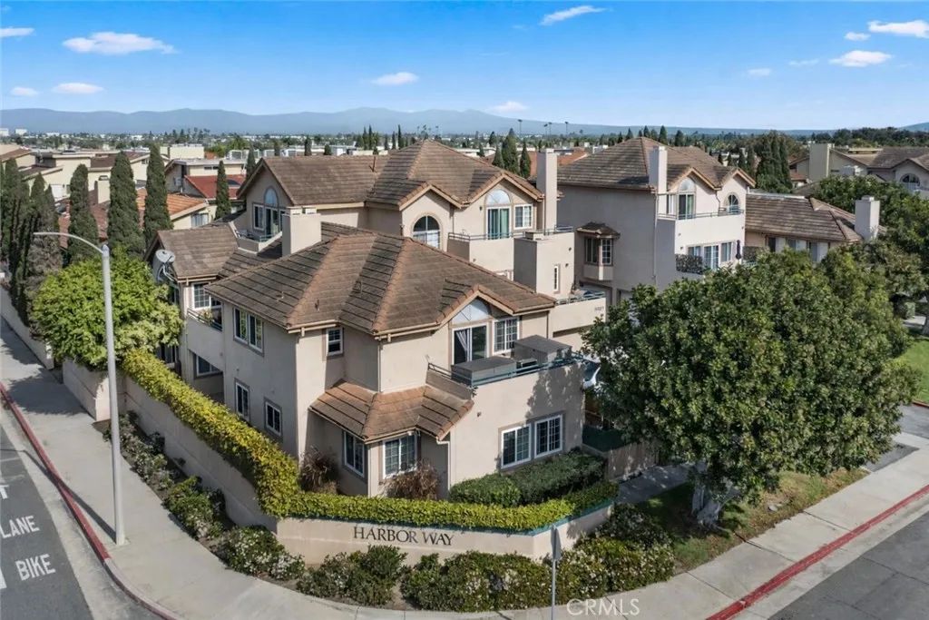 5021 Waverider, Huntington Beach, CA 92649