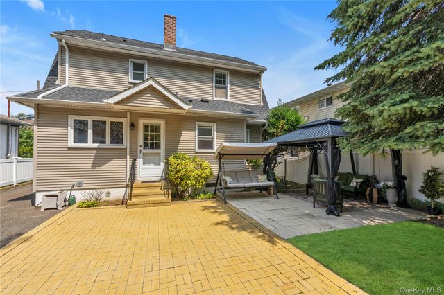 144 Buckingham Place, Lynbrook, NY 11563