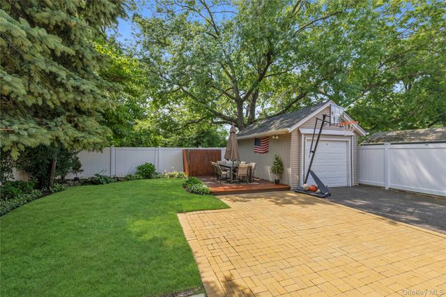 144 Buckingham Place, Lynbrook, NY 11563