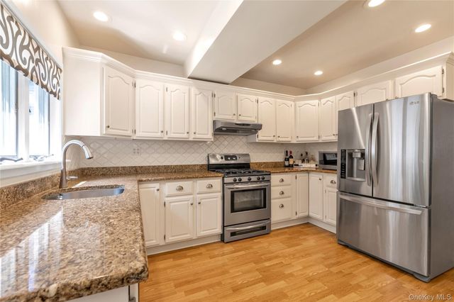 144 Buckingham Place, Lynbrook, NY 11563