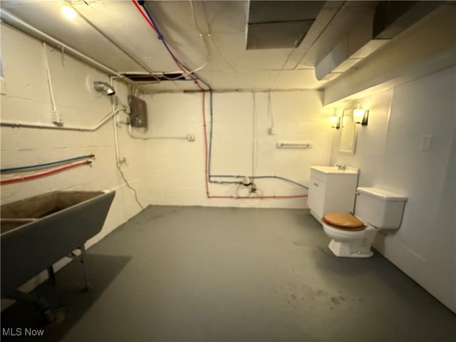 102 Rhoda Avenue, Youngstown, OH 44509