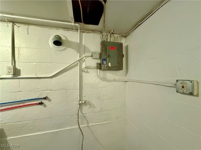 102 Rhoda Avenue, Youngstown, OH 44509