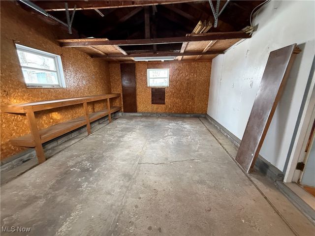 102 Rhoda Avenue, Youngstown, OH 44509