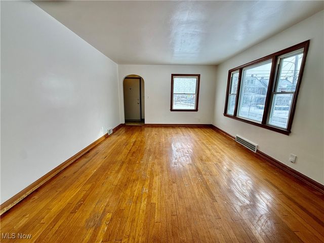 102 Rhoda Avenue, Youngstown, OH 44509