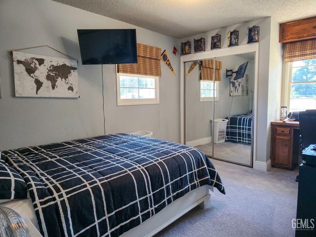2500 Pine Street, Bakersfield, CA 93301